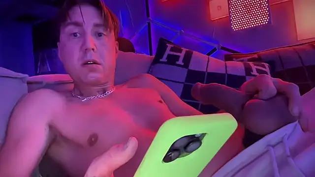 Snapshot of YouLikeBigDick9 chatting on 01.29.25 YouLikeBigDick9 online show from 01.29.25