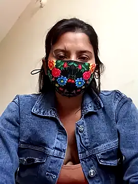 Snapshot of Cute_Nipa chatting on 12.18.24 Cute Nipa online show from 12.18.24