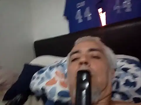 Snapshot of Xoc8_ chatting on 09.08.25 Xoc8 online show from 09.08.25