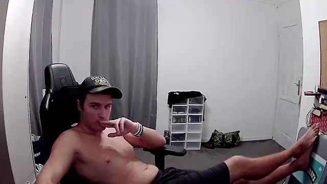 PKrisztian online show from 10.27.25