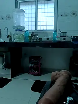 Snapshot of Selina_6 chatting on 01.30.25 Selina 6 online show from 01.30.25