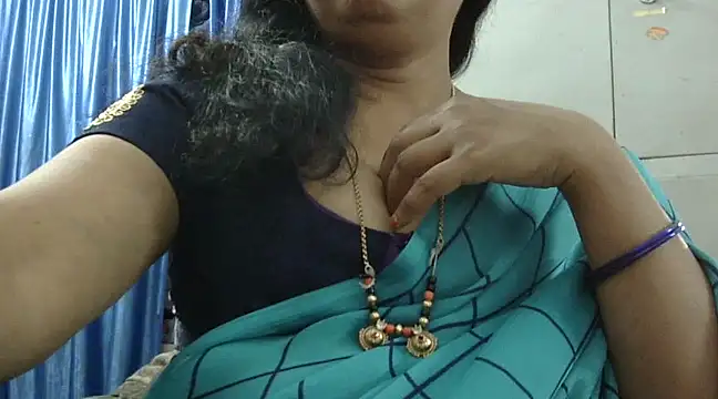 Snapshot of Vijji-telugu chatting on 02.11.25 Vijji-telugu online show from 02.11.25