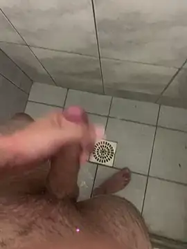 Snapshot of jhnn_ chatting on 12.04.24 jhnn  online show from 12.04.24