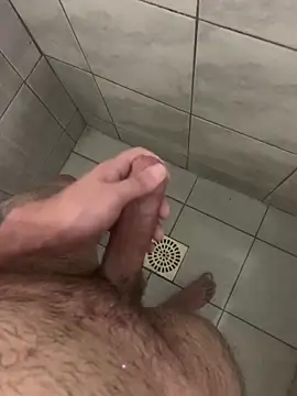 Snapshot of jhnn_ chatting on 09.27.25 jhnn  online show from 09.27.25