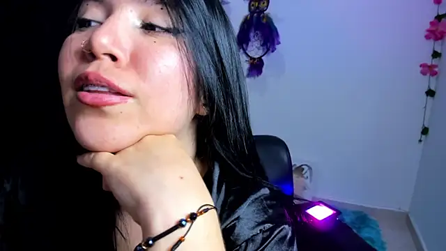 AilynRed online show from 01.11.25