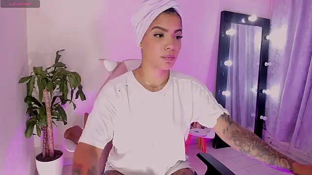 EmmaRusellx online show from 04.16.26