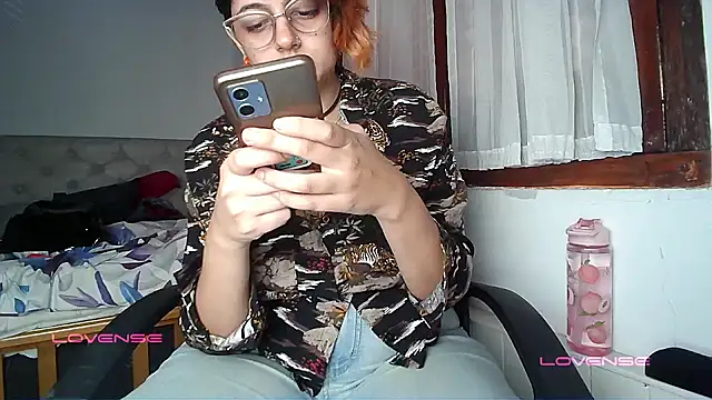 Snapshot of ConeNella chatting on 03.14.25 ConeNella online show from 03.14.25