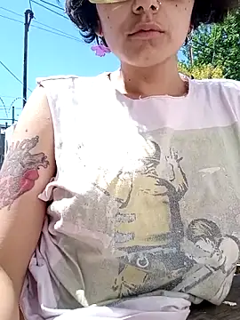 Snapshot of ConeNella chatting on 10.11.25 ConeNella online show from 10.11.25