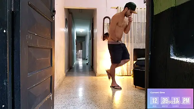 Snapshot of sexyboycolombi4 chatting on 01.25.25 sexyboycolombi4 online show from 01.25.25