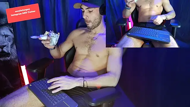 Snapshot of sexyboycolombi4 chatting on 02.14.25 sexyboycolombi4 online show from 02.14.25