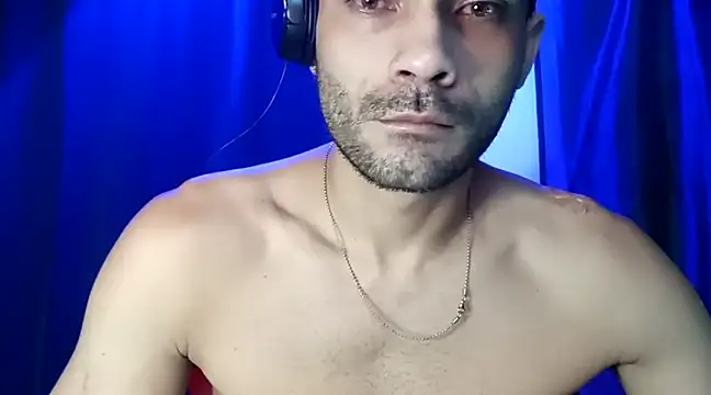 Snapshot of sexyboycolombi4 chatting on 03.17.25 sexyboycolombi4 online show from 03.17.25
