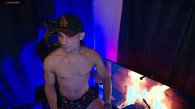 Snapshot of sexyboycolombi4 chatting on 06.30.26 sexyboycolombi4 online show from 06.30.26