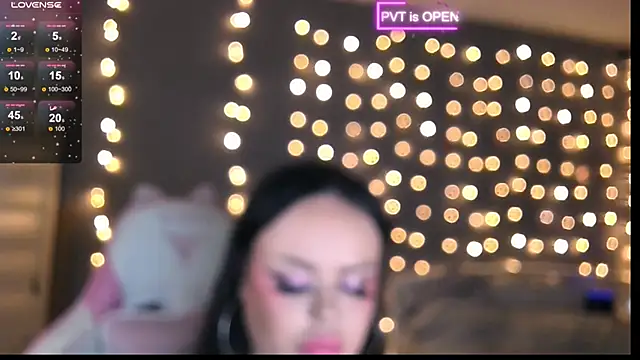 Snapshot of og_maddison chatting on 02.14.25 og maddison online show from 02.14.25