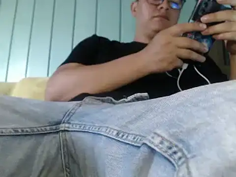 Snapshot of Plug_Control chatting on 03.27.26 Plug Control online show from 03.27.26