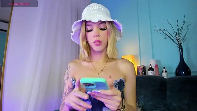 Courtney gonet online show from 01.17.25