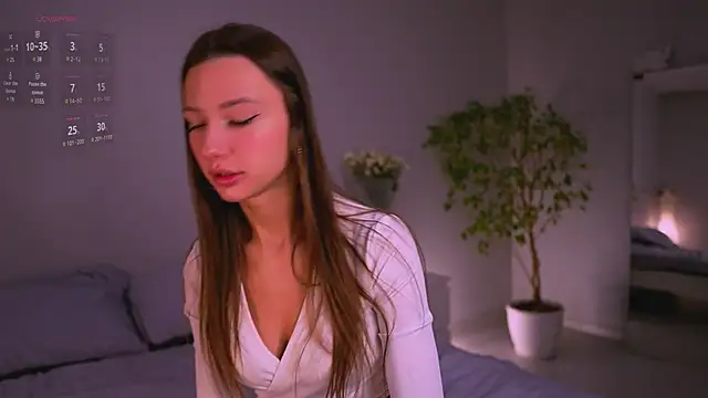 Snapshot of new_Claire chatting on 03.19.25 new Claire online show from 03.19.25