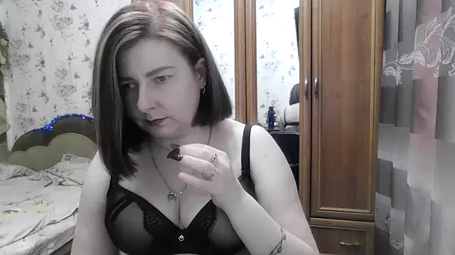 SophieNightAh online show from 12.16.25