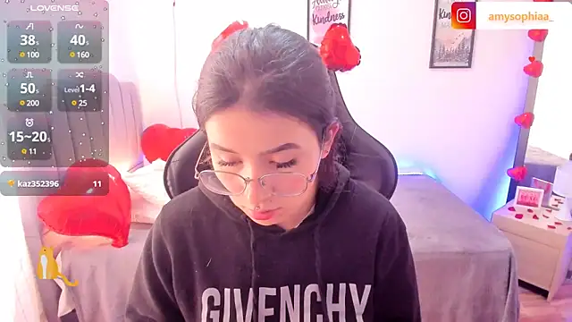 Amy joones online show from 02.05.25