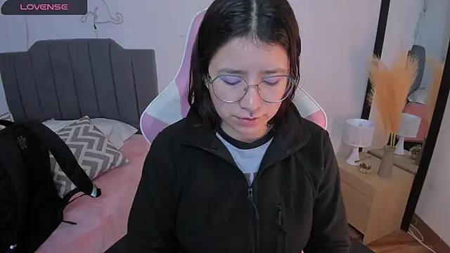 Amy joones online show from 04.08.26