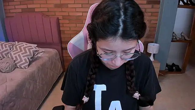 Amy joones online show from 05.13.26