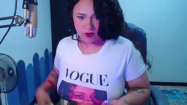 Snapshot of Luciernaga18 chatting on 10.06.25 Luciernaga18 online show from 10.06.25