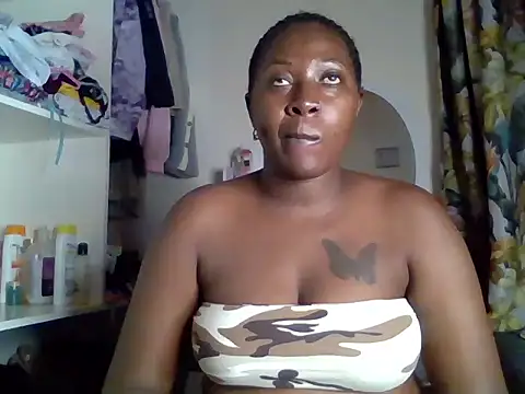 Snapshot of choco_dimples chatting on 01.29.25 choco dimples online show from 01.29.25