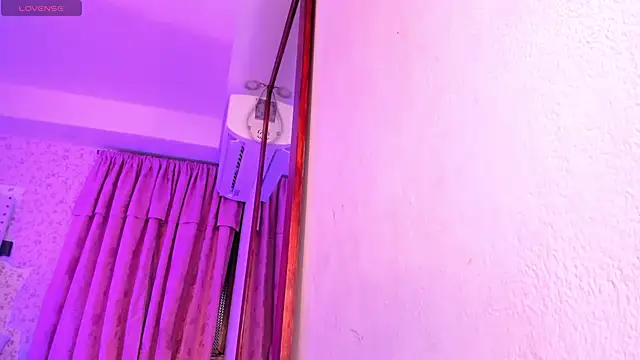 kitty roouse online show from 01.06.25