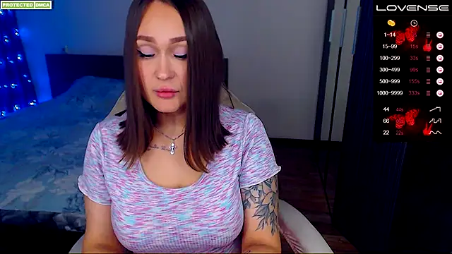 Snapshot of Cutie-Melanie chatting on 09.28.25 Cutie-Melanie online show from 09.28.25