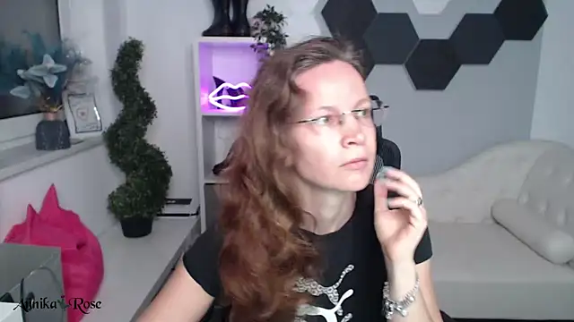 Snapshot of AnnikaRose chatting on 03.01.25 AnnikaRose online show from 03.01.25