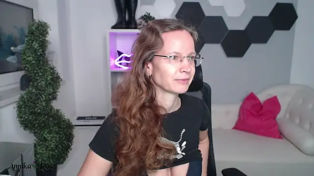 Snapshot of AnnikaRose chatting on 03.16.25 AnnikaRose online show from 03.16.25