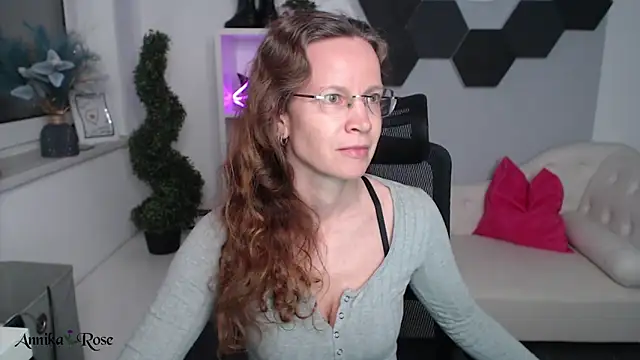 Snapshot of AnnikaRose chatting on 03.21.25 AnnikaRose online show from 03.21.25