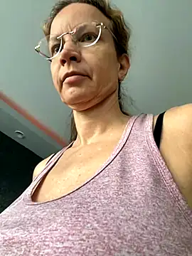 Snapshot of AnnikaRose chatting on 09.23.25 AnnikaRose online show from 09.23.25