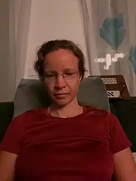 Snapshot of AnnikaRose chatting on 10.13.25 AnnikaRose online show from 10.13.25