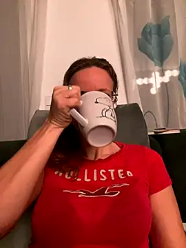 AnnikaRose online show from 12.04.25