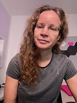 AnnikaRose online show from 12.19.25