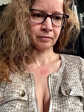 AnnikaRose online show from 04.14.26