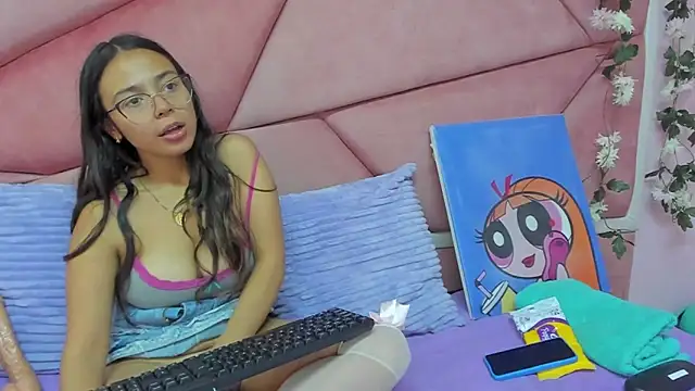 Snapshot of ValerySweety chatting on 11.04.25 ValerySweety online show from 11.04.25