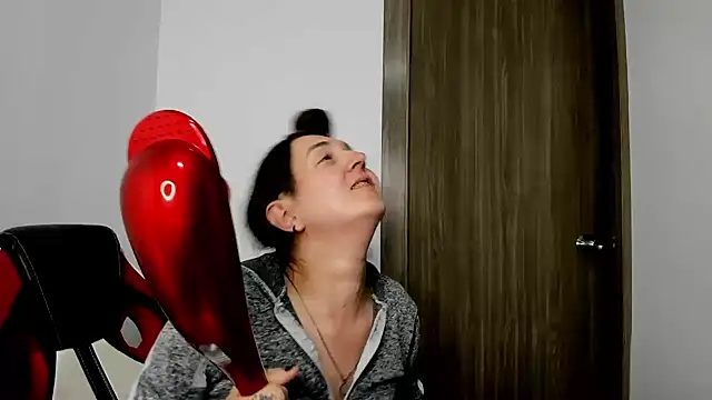 Sweet-Suck69 online show from 02.20.25