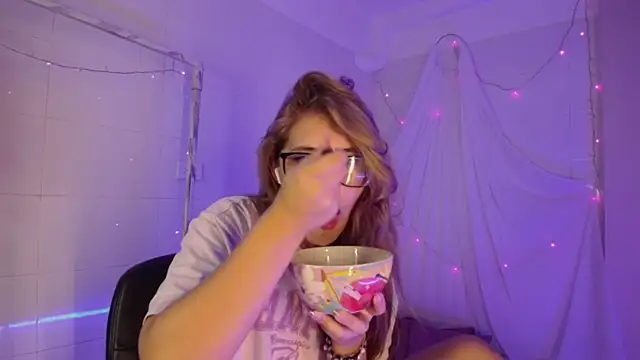 Giia paiige18 online show from 12.18.25