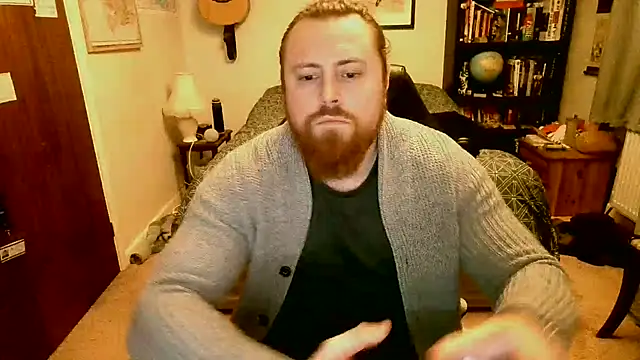 Snapshot of Hairy_Guy30 chatting on 02.05.25 Hairy Guy30 online show from 02.05.25