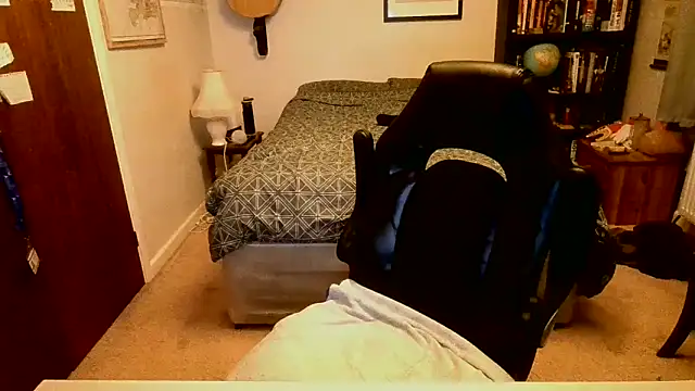 Snapshot of Hairy_Guy30 chatting on 02.10.25 Hairy Guy30 online show from 02.10.25