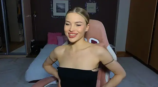 EmmyMills online show from 01.04.25