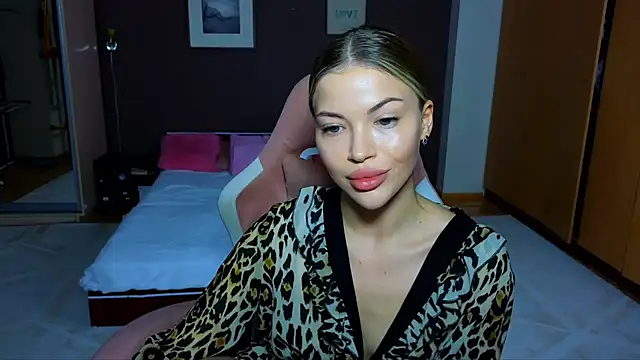 EmmyMills online show from 02.03.25