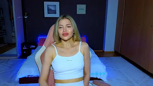 EmmyMills online show from 03.09.25