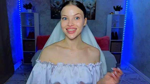 EmmyMills online show from 04.03.26