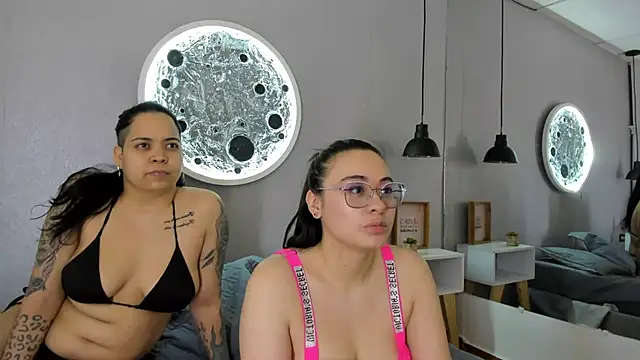 Snapshot of naughtylesbians__ chatting on 12.22.24 naughtylesbians online show from 12.22.24