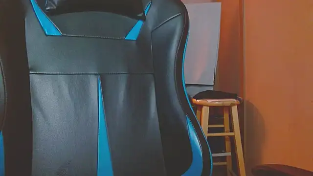 Snapshot of cosmicjones chatting on 02.13.25 cosmicjones online show from 02.13.25