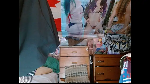 Snapshot of cosmicjones chatting on 02.18.26 cosmicjones online show from 02.18.26