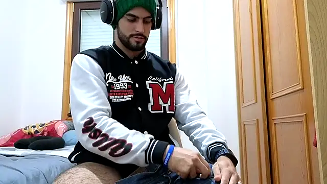 Snapshot of Jackyrose chatting on 12.08.24 Jackyrose online show from 12.08.24