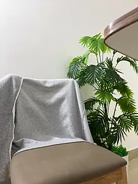 Lami Mi online show from 10.11.25